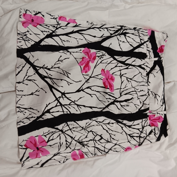 Elements g white skirt with scene of trees painted size 8 - Picture 2 of 7